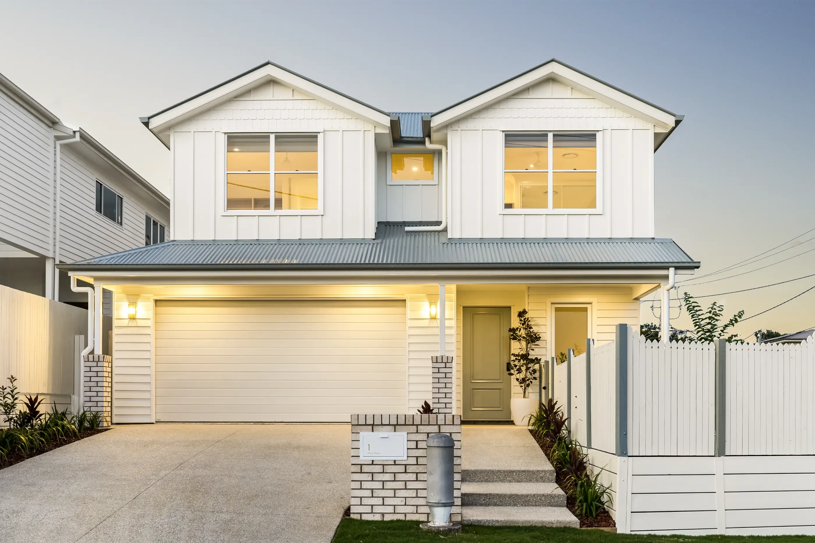 1 Exley St, kedron lights on front