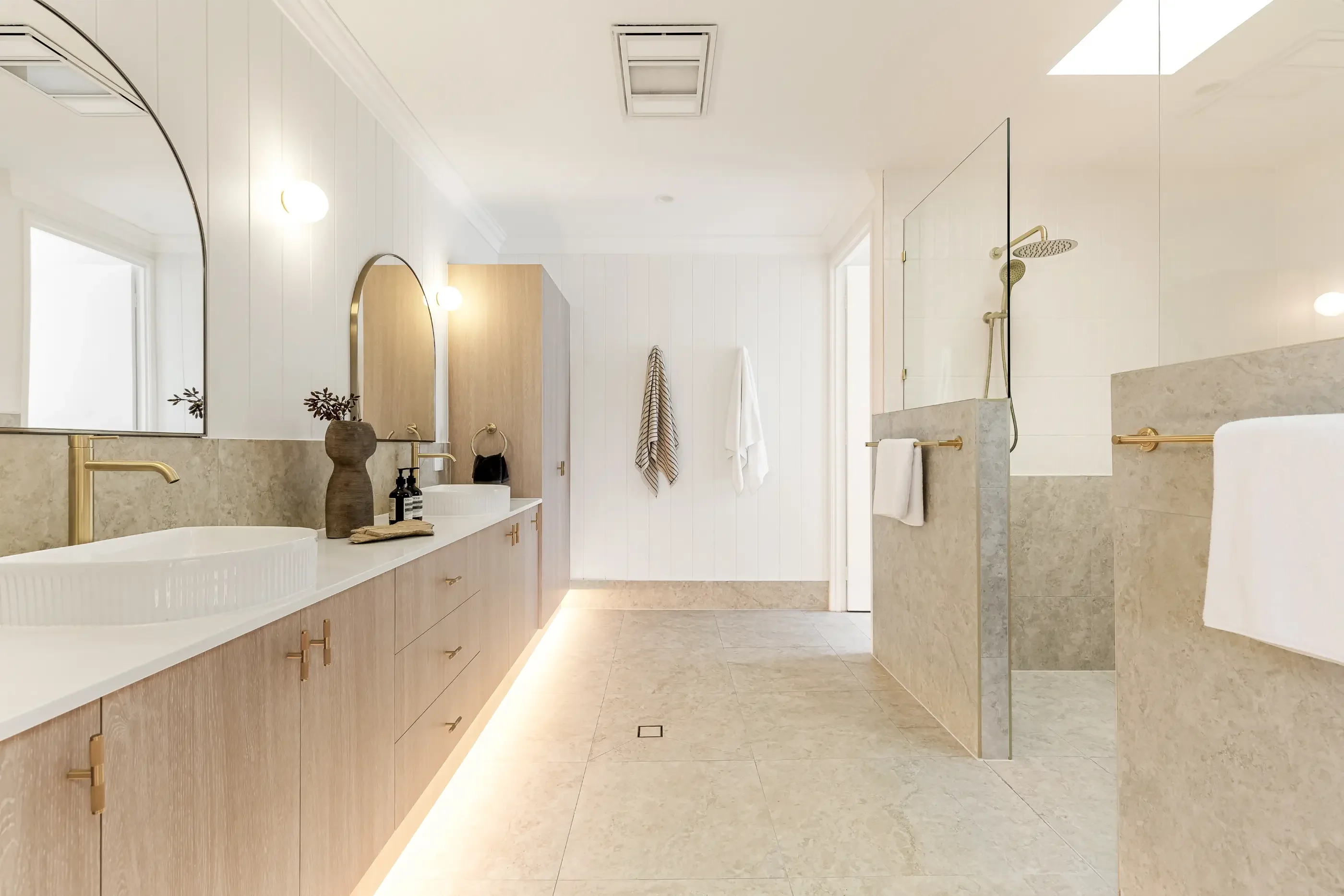 1 Exley St, kedron master bathroom sink