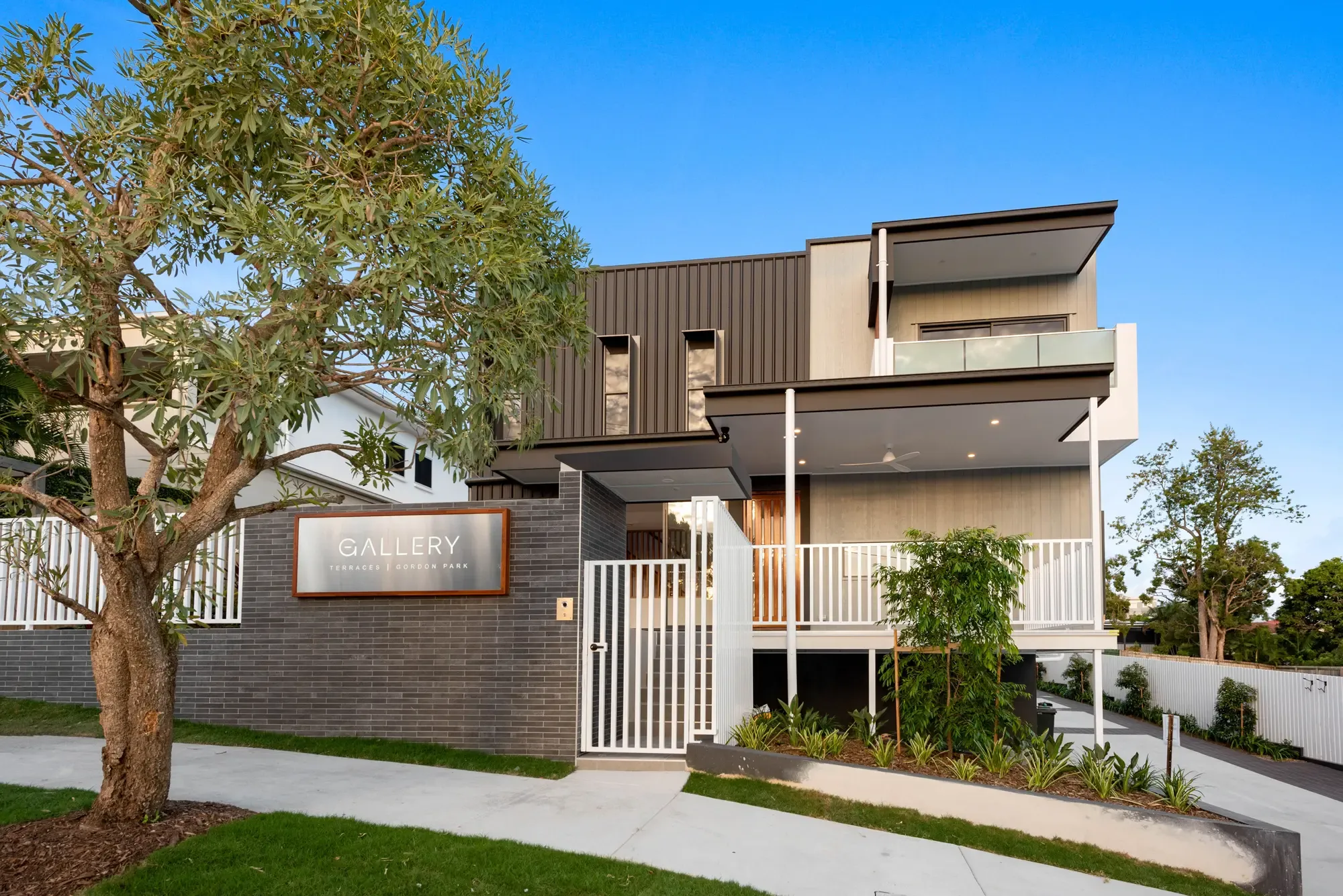40-burnaby-tce-gordon-park-modern-exterior-landscaped-yard-sunny-entrance